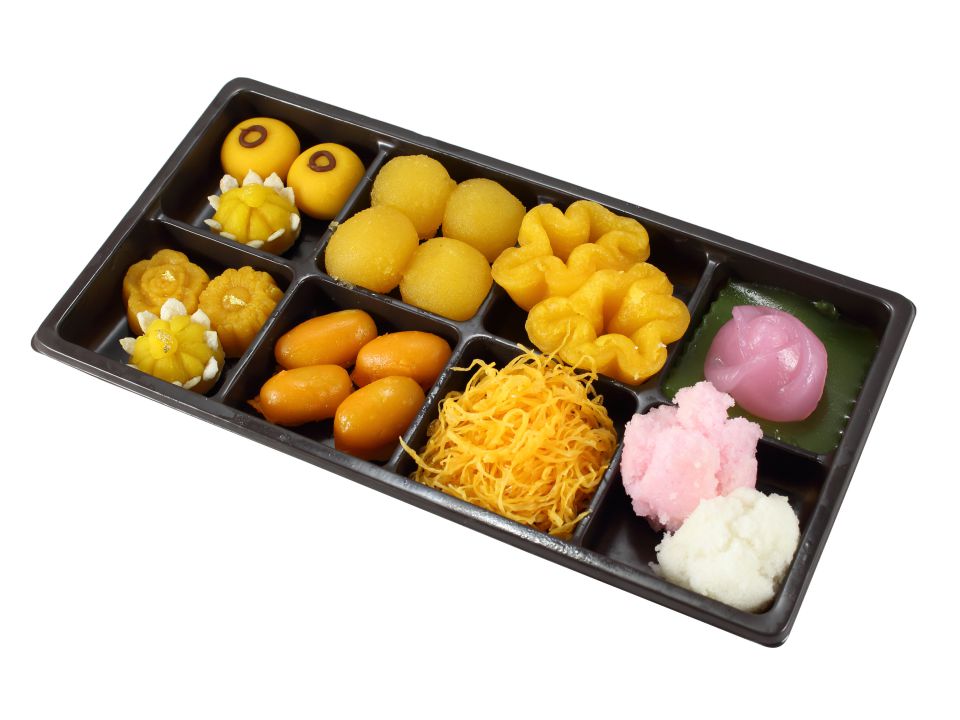 กล่องขนมไทย Snack Box 4 รวมขนมมงคล 9 สำหรับใช้ในงานจัดเลี้ยง สำหรับแขกผู้ใหญ่ ในงานประชุม หรือสัมมนา 